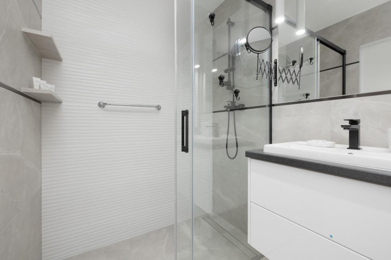 Wellness & Riverfront With Parking By Renters