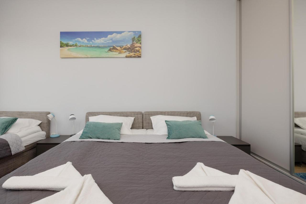 Wellness & Riverfront With Parking By Renters Apartment *