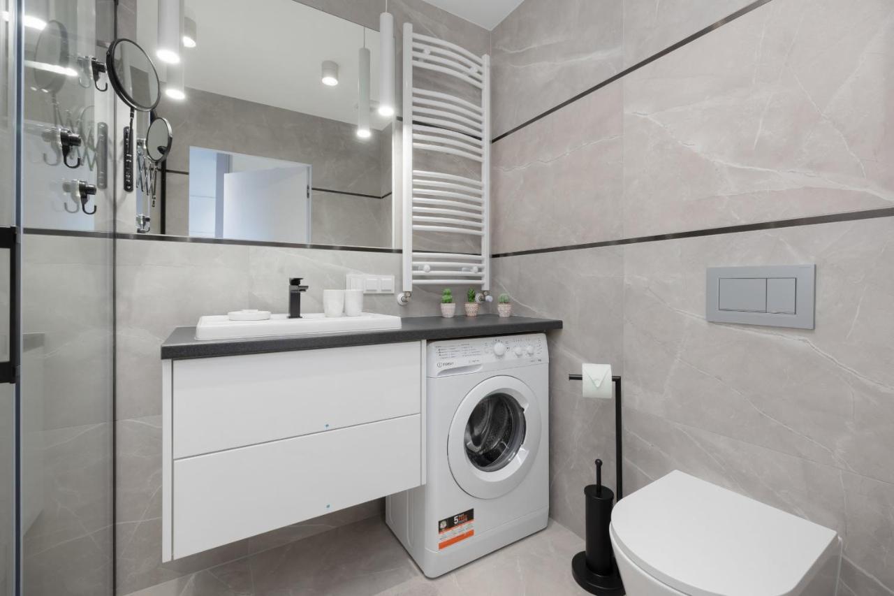 Wellness & Riverfront With Parking By Renters Dziwnów