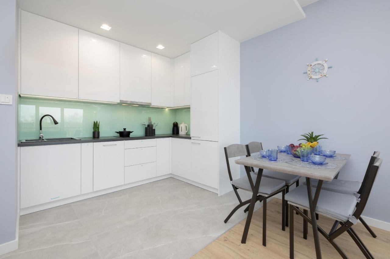 Wellness & Riverfront With Parking By Renters Apartment *