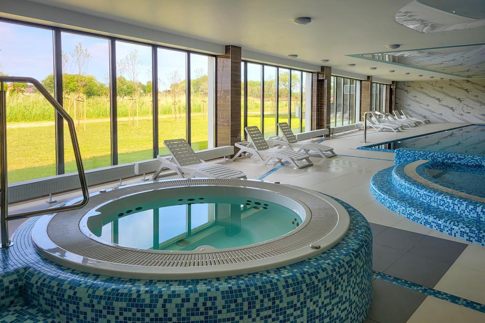 Wellness & Riverfront With Parking By Renters