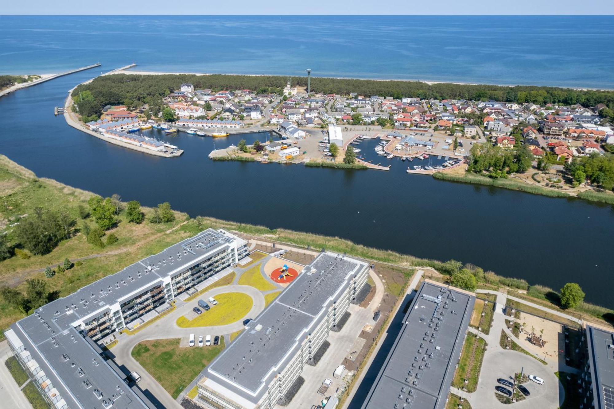 Wellness & Riverfront With Parking By Renters Apartament