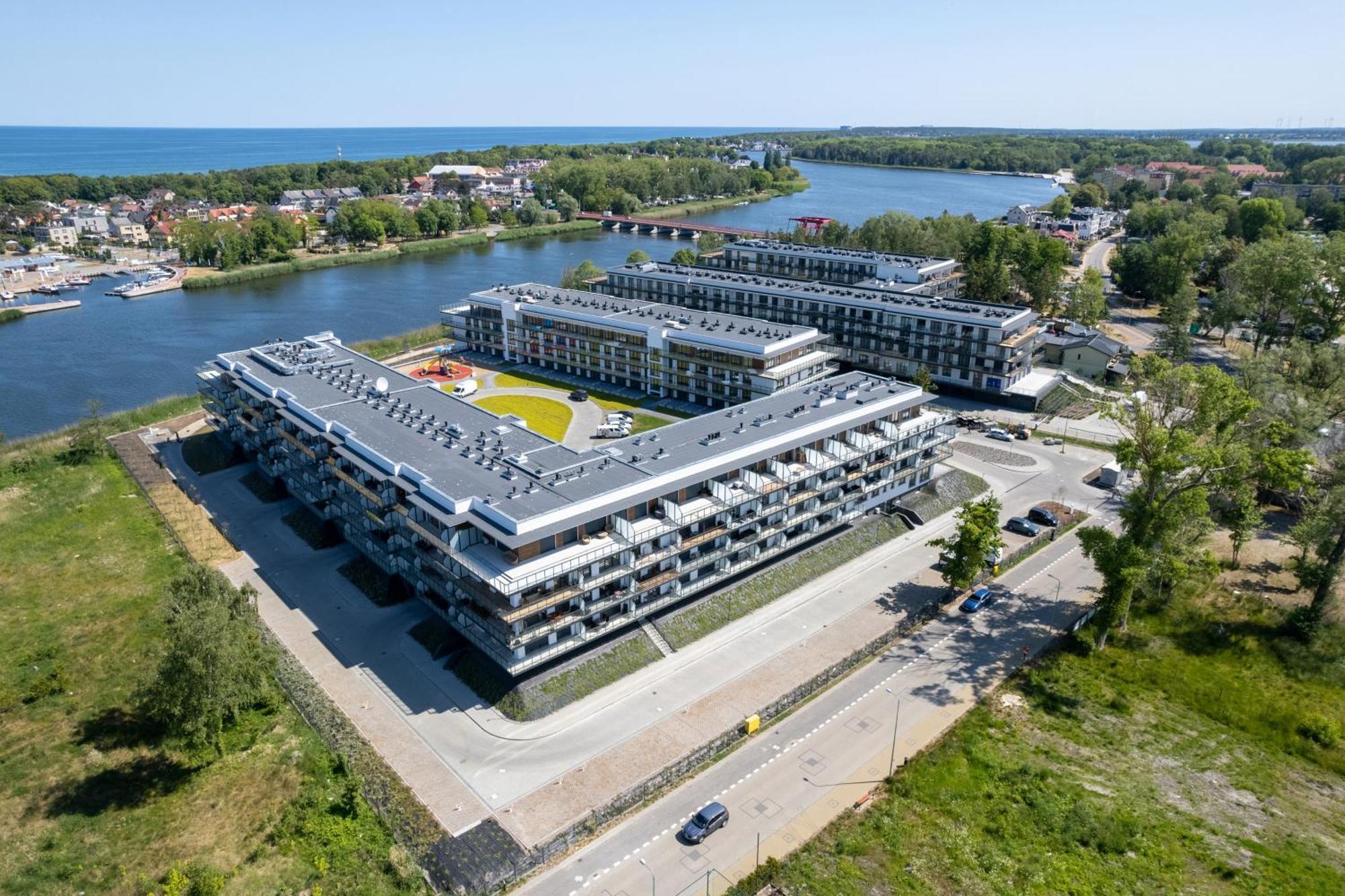 Apartment Wellness & Riverfront With Parking By Renters Dziwnow