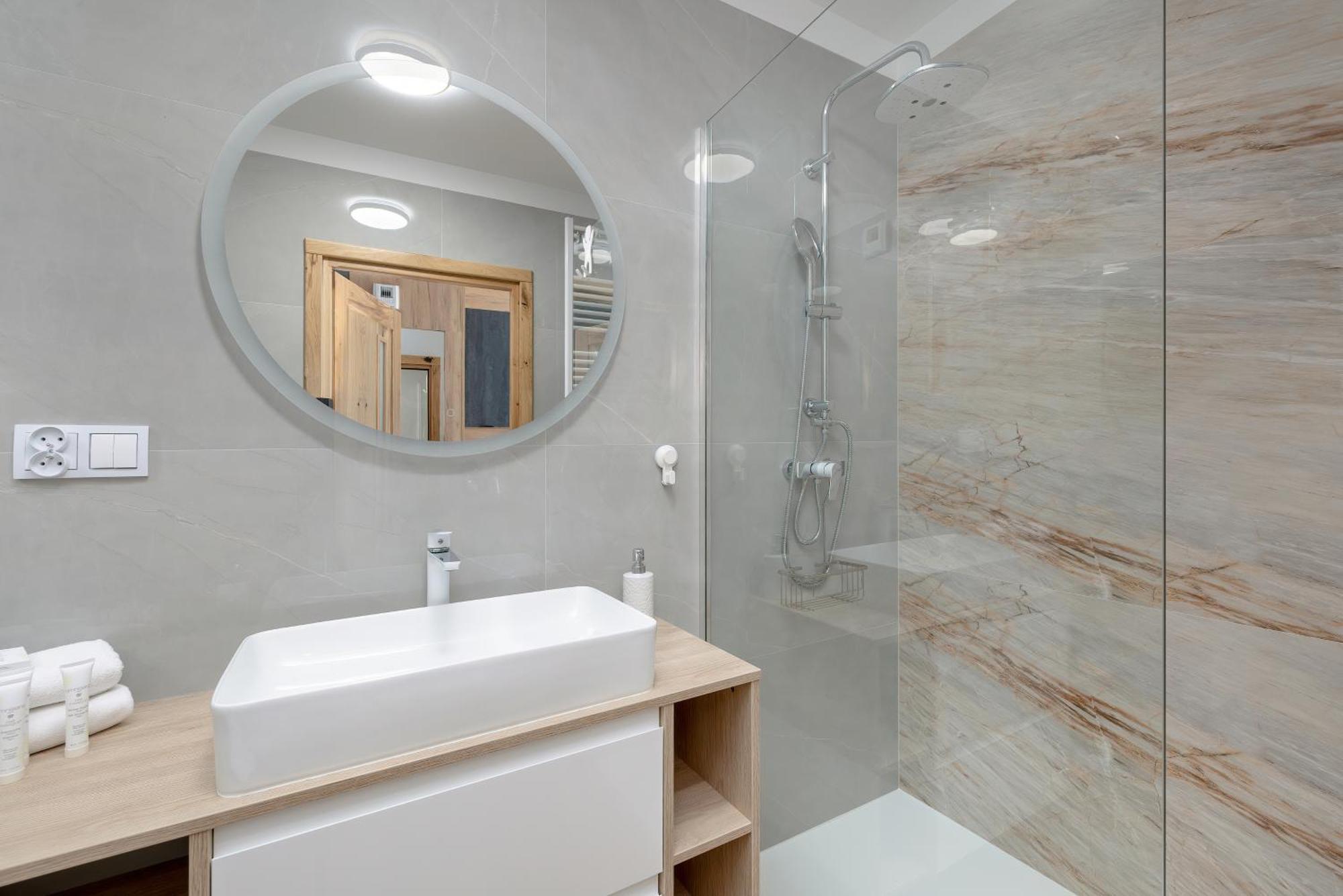 Wellness & Riverfront With Parking By Renters * Dziwnow