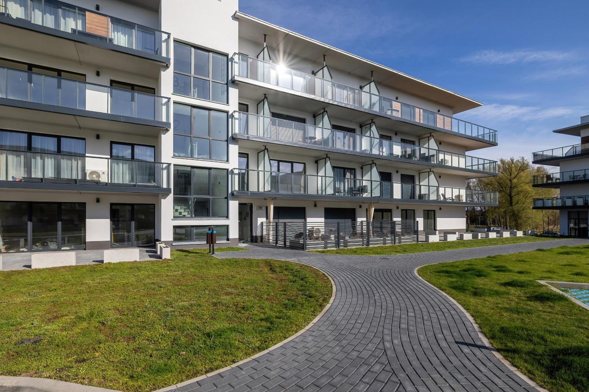 Apartament Wellness & Riverfront With Parking By Renters Dziwnów