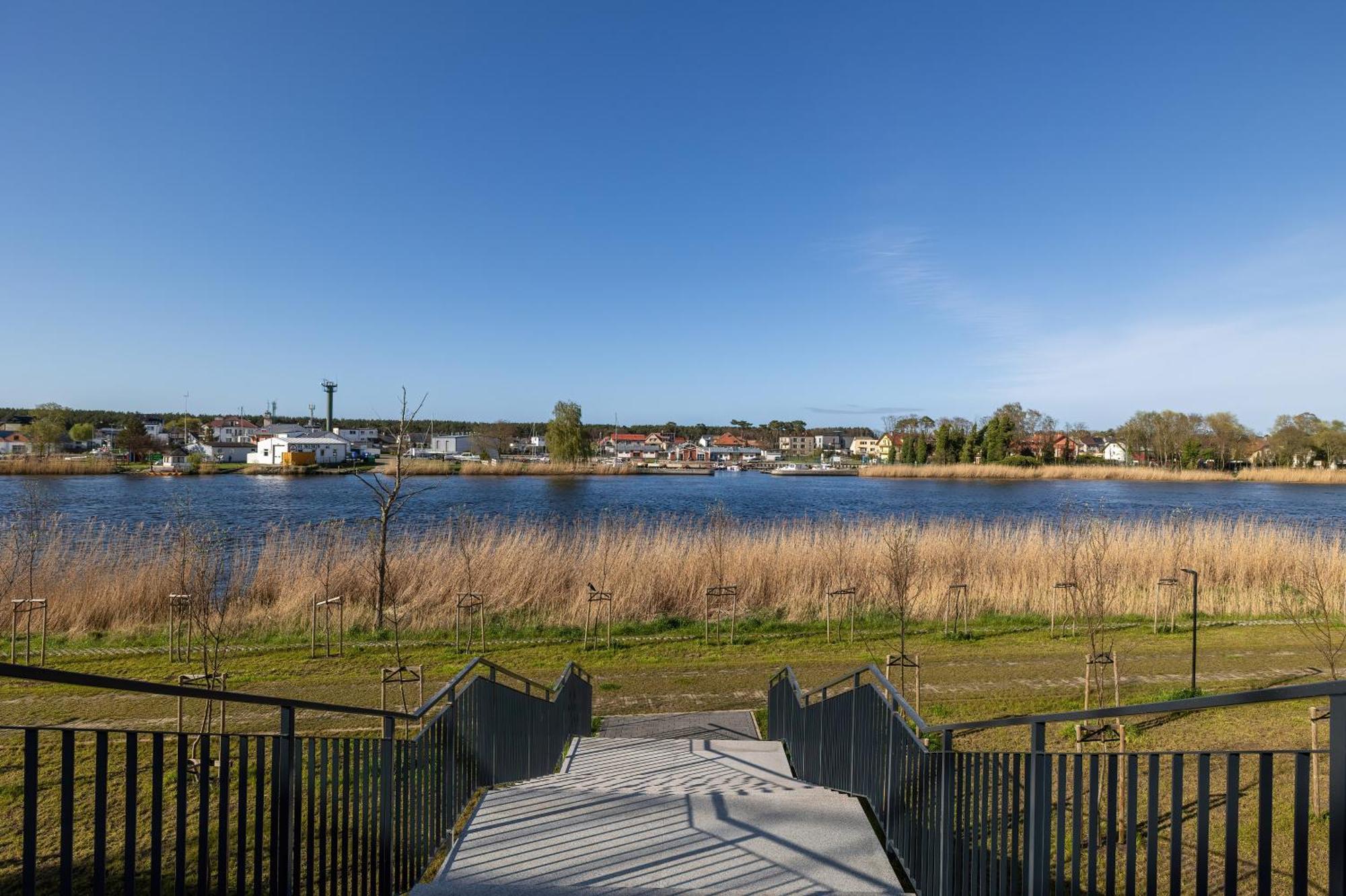 Apartment Wellness & Riverfront With Parking By Renters