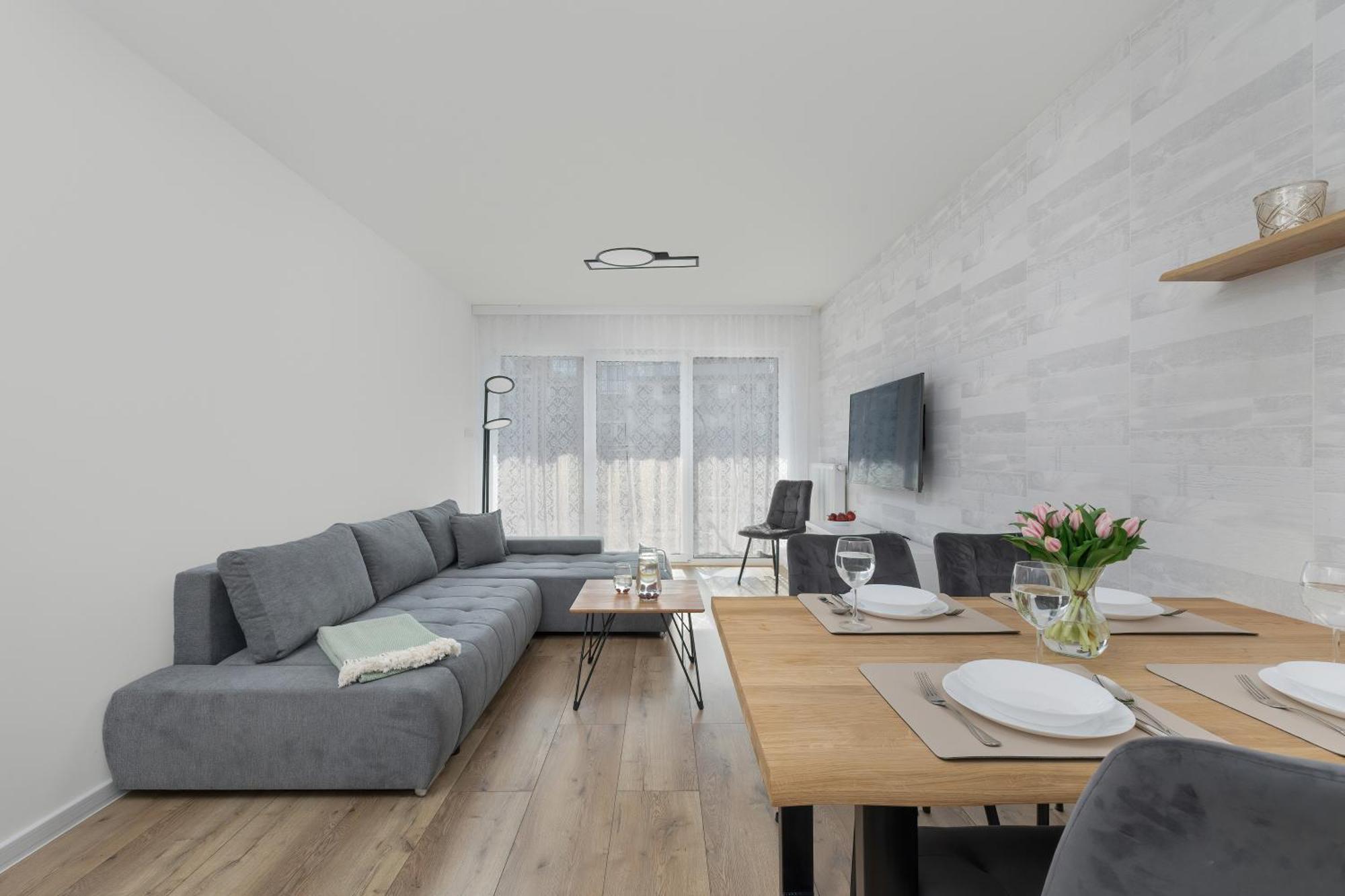 Wellness & Riverfront With Parking By Renters Apartment *