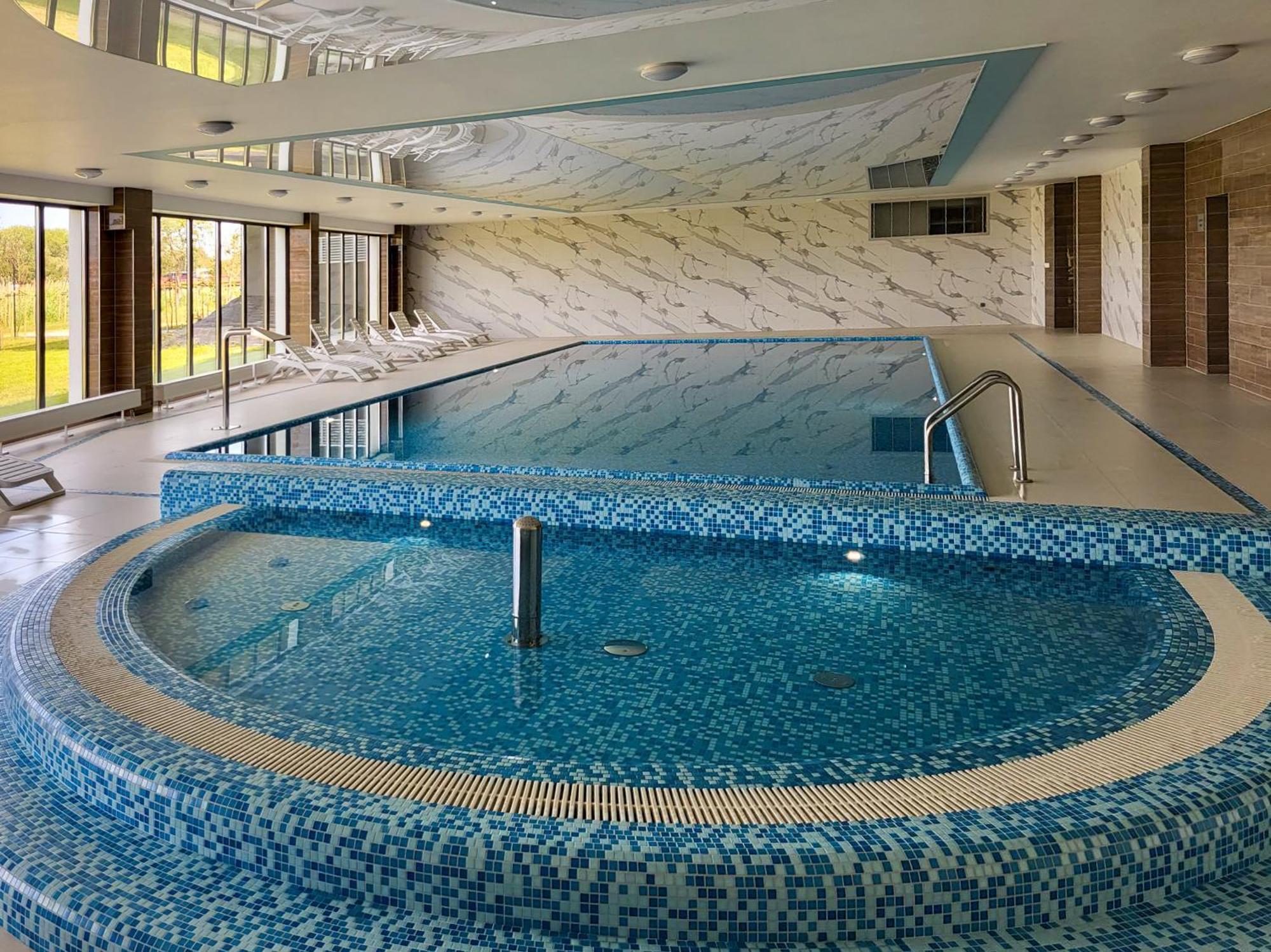 Wellness & Riverfront With Parking By Renters